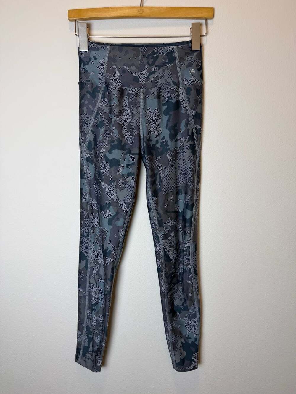 Maaji Leggings Size XS Camo